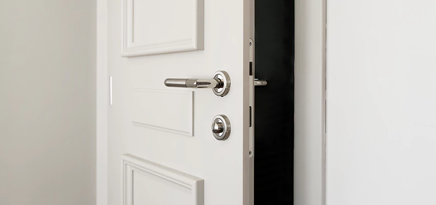 Folding Bathroom Door With Lock Solutions in Winfield, NJ